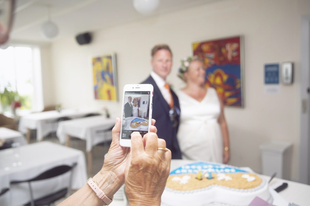 Fotograf Ann er jeres fotograf i 8700 Horsens. Hun tager smukke, moderne og anderledes billeder der laver rammen for jeres minder, i har resten af livet.